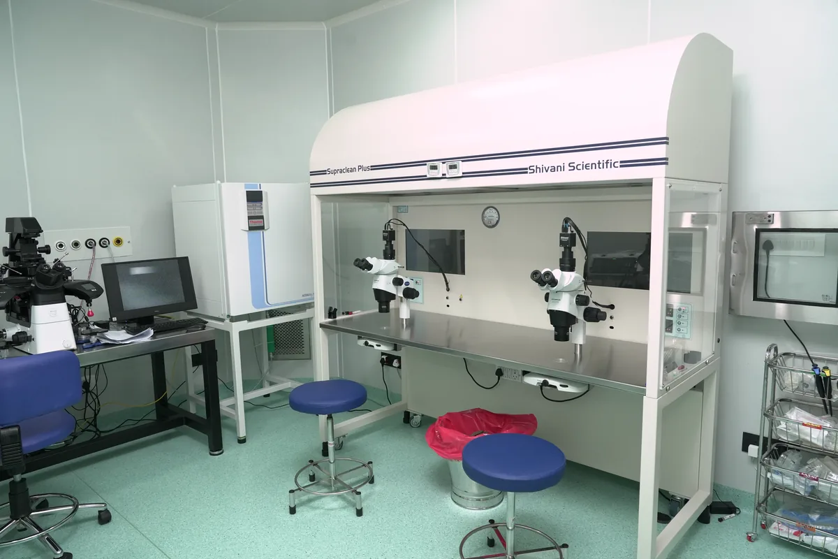 Embryology laboratory where Dr. Rukkayal works alongside embryologists, Kilpauk, Chennai